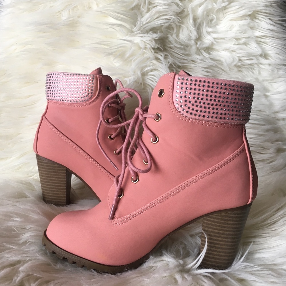 🌸Girly Pink Boots🌸